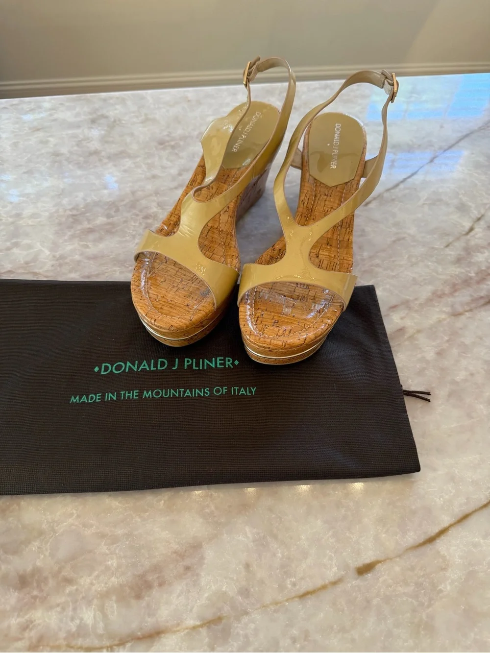 Donald J. Pliner Women’s Beige Cork Wedge Patent Leather Sandals Size 10